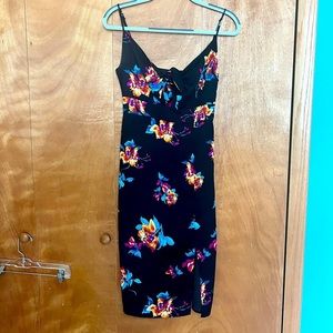 One Love Floral Dress with tie and keyhole, small bottom slit